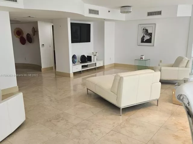 Apartment for sale  Unit #405 - photo 5898960