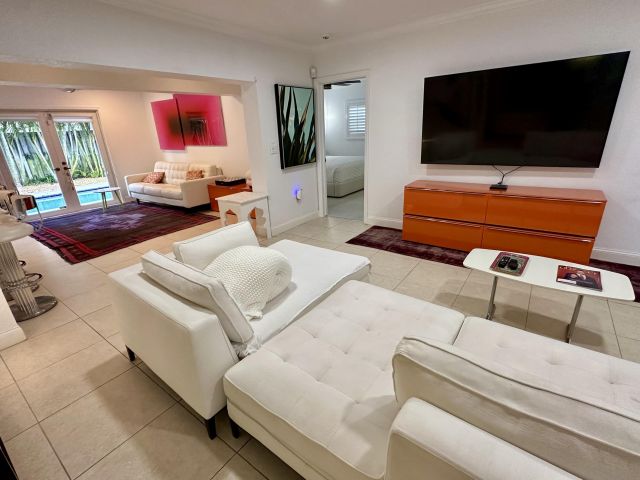 Home for rent at 801 NW 6th Drive - photo 5954182