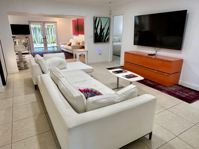 Home for rent at 801 NW 6th Drive - photo 5954187