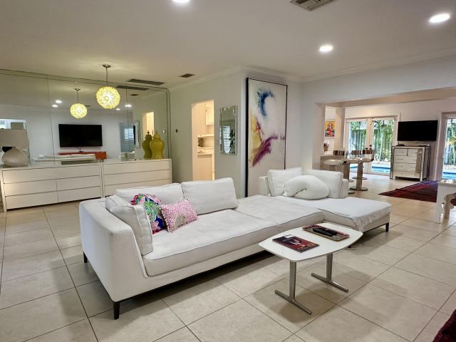 Home for rent at 801 NW 6th Drive - photo 5954188