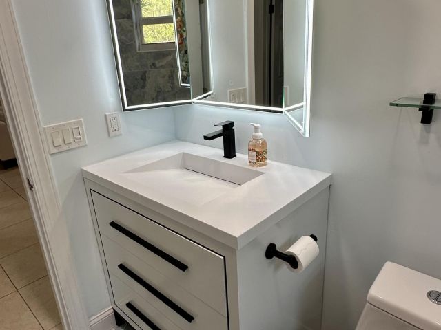 Home for rent at 801 NW 6th Drive - photo 5954193