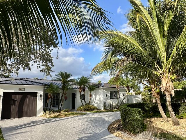 Home for rent at 801 NW 6th Drive - photo 5954201