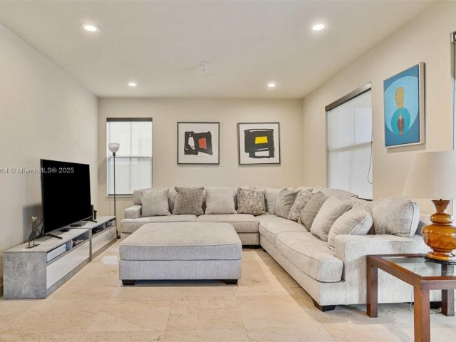 Home for sale at 10075 NW 86th Ter - photo 5859557