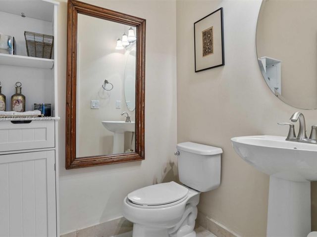 Home for sale at 10075 NW 86th Ter - photo 5859561