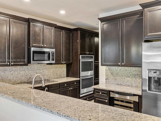 Home for sale at 10075 NW 86th Ter - photo 5859562