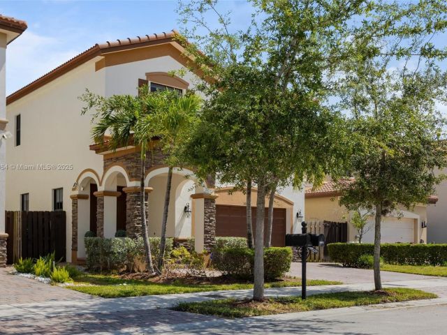 Home for sale at 10075 NW 86th Ter - photo 5859565