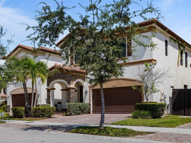 Home for sale at 10075 NW 86th Ter - photo 5859566