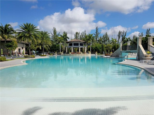 Home for sale at 10075 NW 86th Ter - photo 5859571