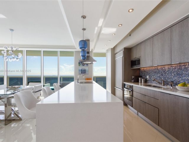 Apartment for rent  Unit #3401 - photo 5899597