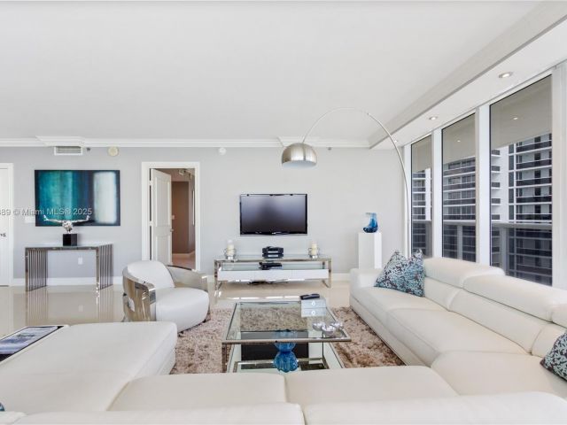 Apartment for rent  Unit #3401 - photo 5899602