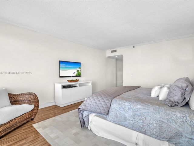 Apartment for sale  Unit #1704 - photo 5975086