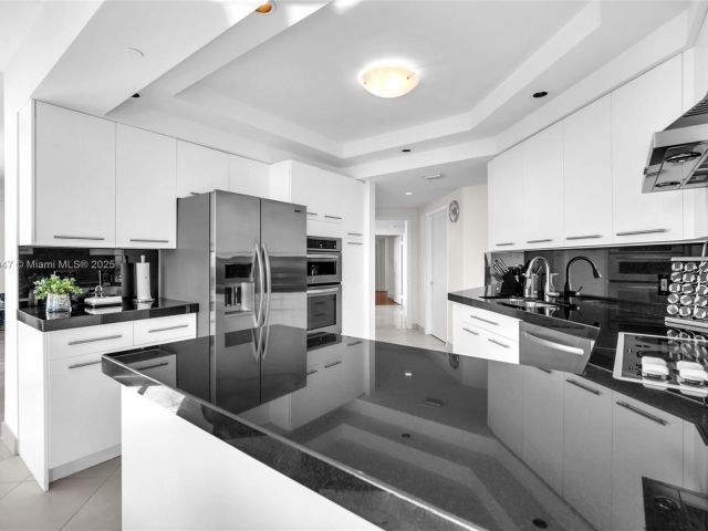 Apartment for sale  Unit #1704 - photo 5975090