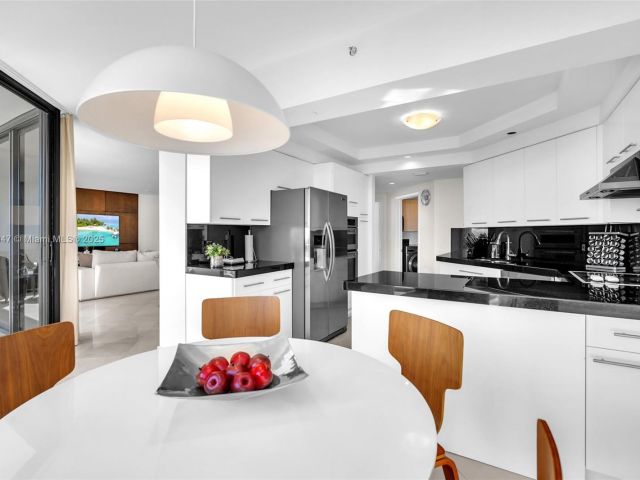 Apartment for sale  Unit #1704 - photo 5975093