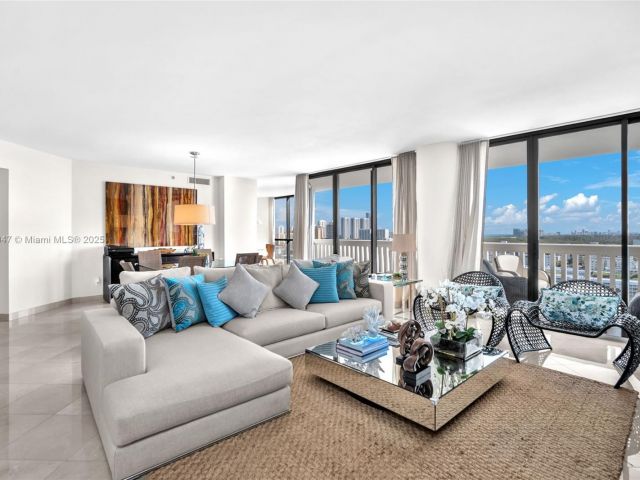 Apartment for sale  Unit #1704 - photo 5975095