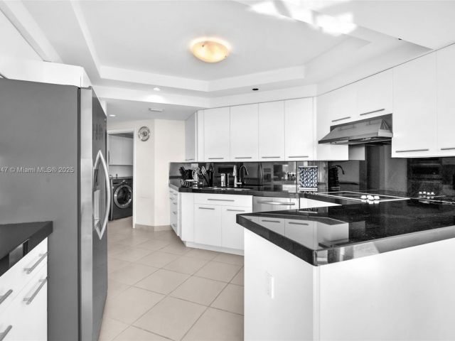 Apartment for sale  Unit #1704 - photo 5975101