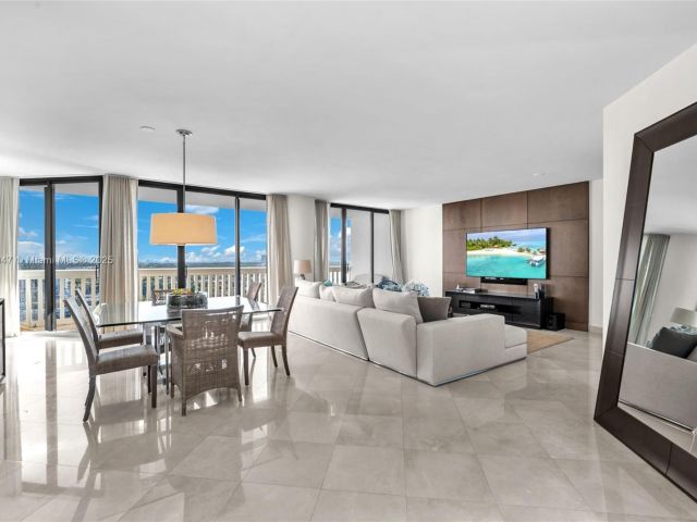 Apartment for sale  Unit #1704 - photo 5975103