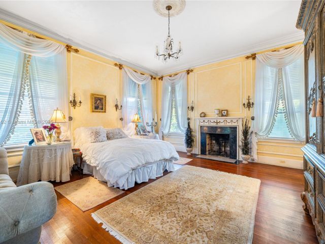 Home for sale at 8447 E Dixie Hwy - photo 6009341