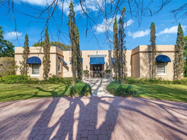 Home for sale at 8447 E Dixie Hwy - photo 6009354