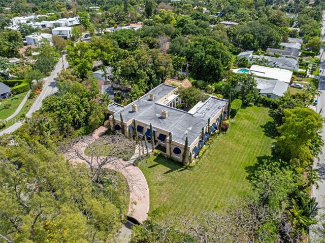 Home for sale at 8447 E Dixie Hwy - photo 6009355