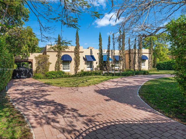 Home for sale at 8447 E Dixie Hwy - photo 6009358