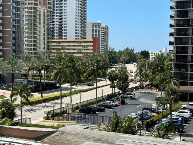 Apartment for rent  Unit #4L - photo 5901200