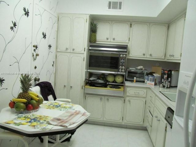 Apartment for rent  Unit #4L - photo 5901202