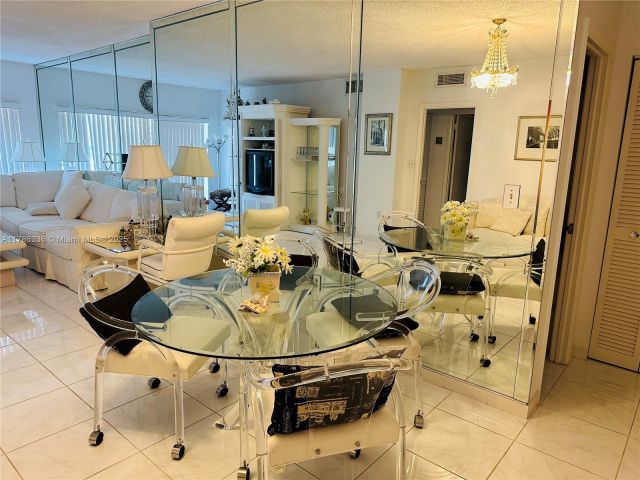 Apartment for rent  Unit #4L - photo 5901207