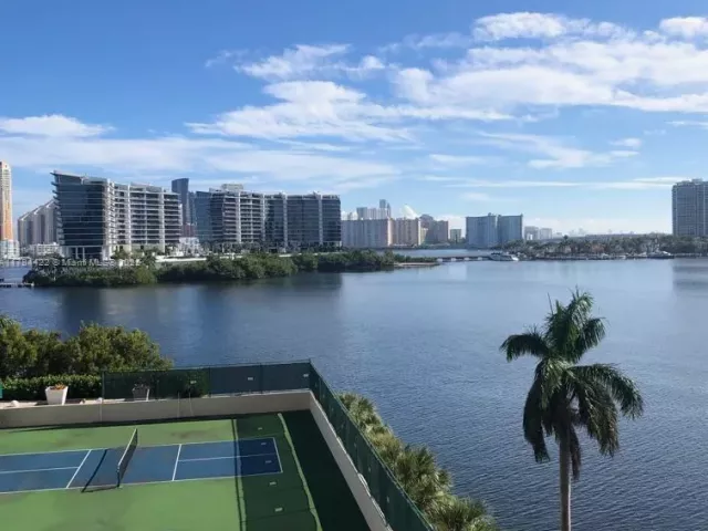 Apartment for rent  Unit #712 - photo 5905304