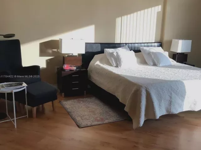 Apartment for rent  Unit #712 - photo 5905292