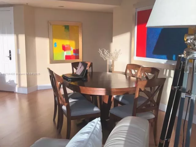 Apartment for rent  Unit #712 - photo 5905293