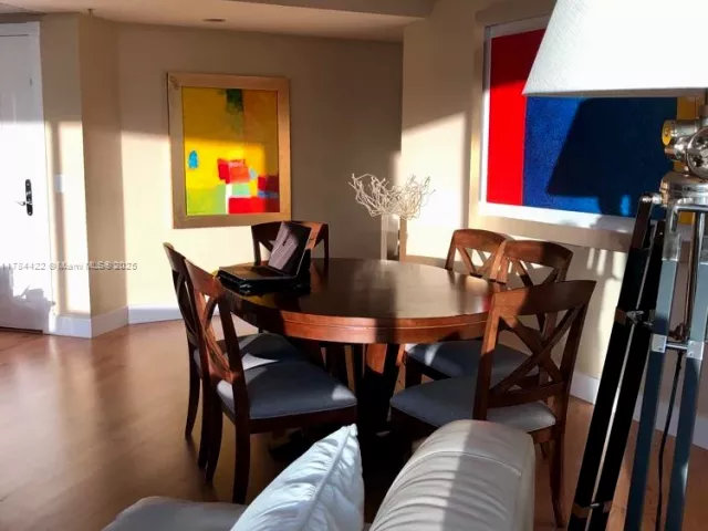 Apartment for rent  Unit #712 - photo 5905294