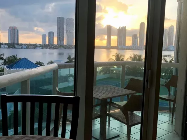 Apartment for rent  Unit #712 - photo 5905287