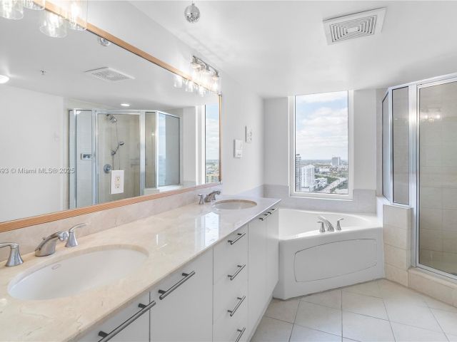 Apartment for sale  Unit #3107 - photo 5922063