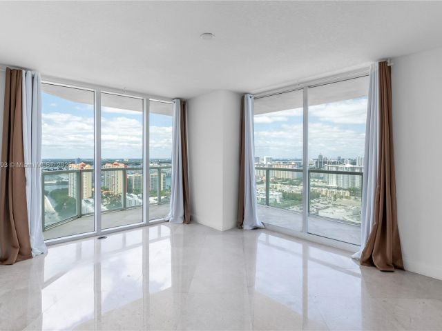 Apartment for sale  Unit #3107 - photo 5922066