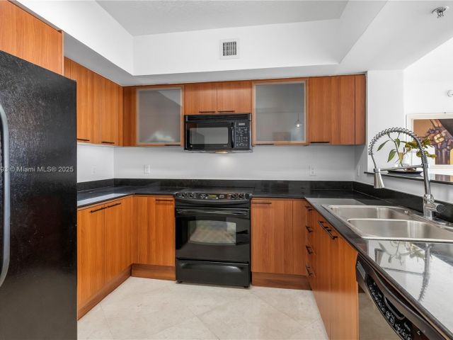 Apartment for sale  Unit #3107 - photo 5922067