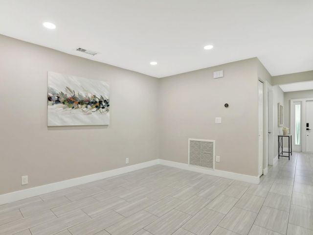 Home for rent at 1035 NW 5th Ave - photo 5941845