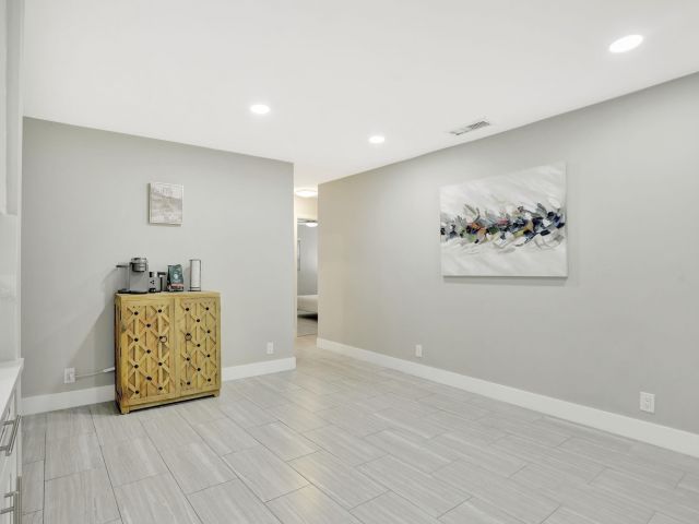 Home for rent at 1035 NW 5th Ave - photo 5941848