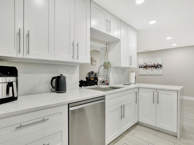 Home for rent at 1035 NW 5th Ave - photo 5941851