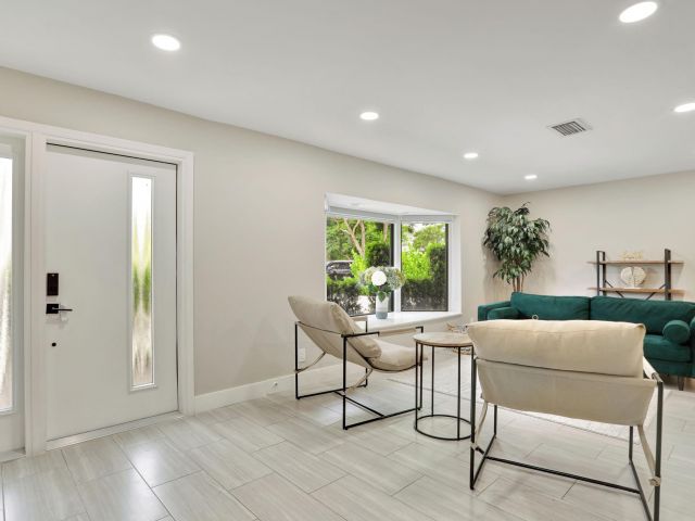 Home for rent at 1035 NW 5th Ave - photo 5941857