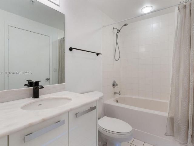 Apartment for sale  Unit #801 - photo 5925955