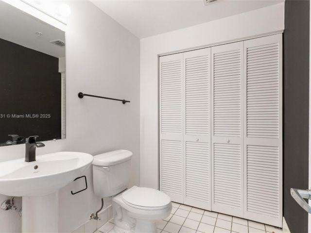 Apartment for sale  Unit #801 - photo 5925957