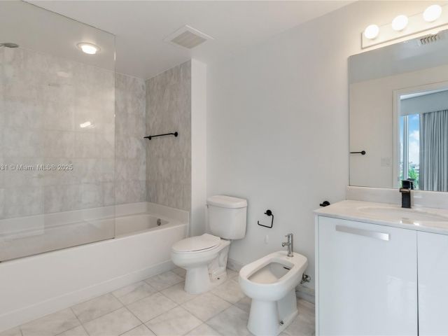 Apartment for sale  Unit #801 - photo 5925959