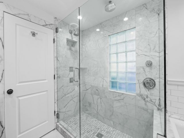 Home for sale at 2709 NE 30th St - photo 5981501