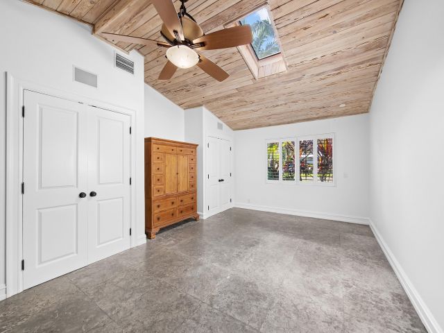 Home for sale at 2709 NE 30th St - photo 5981503