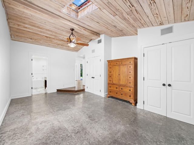 Home for sale at 2709 NE 30th St - photo 5981504