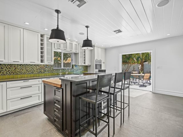 Home for sale at 2709 NE 30th St - photo 5981511