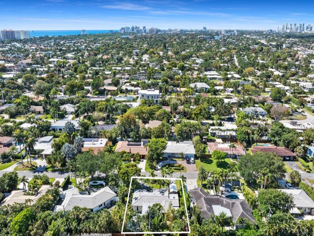 Home for sale at 2709 NE 30th St - photo 5981516