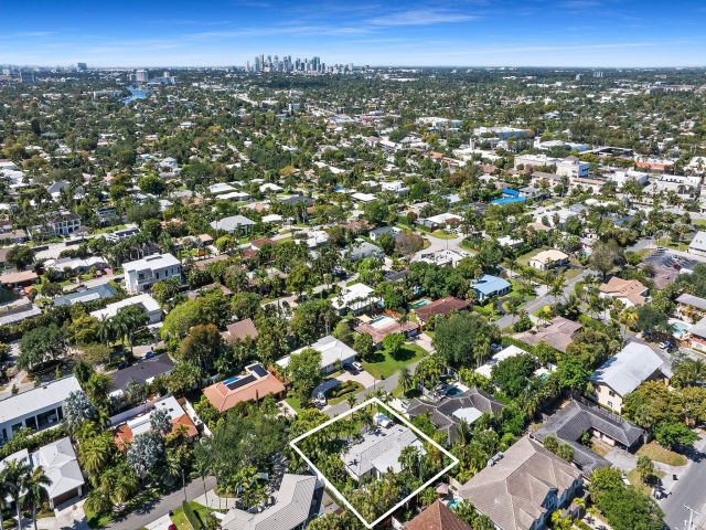 Home for sale at 2709 NE 30th St - photo 5981517