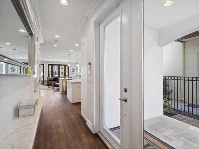 Home for rent at 95 Isle Of Venice Drive - photo 6291071