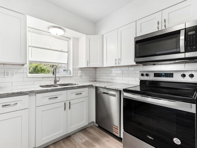 Home for sale at 606 N 31st Court - photo 6644921